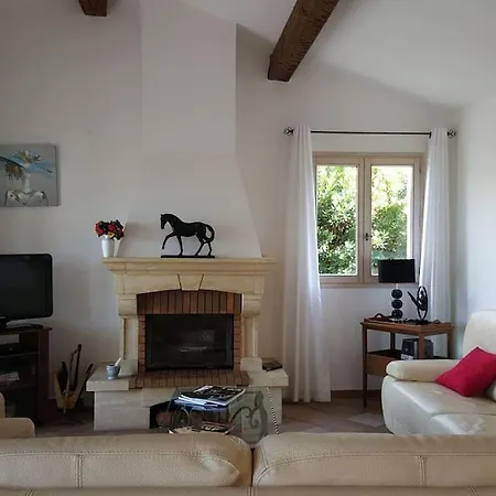 4 Etoiles , L'escale ,mera200m, Les Issambres ,ete Du Samedi Au Samedi